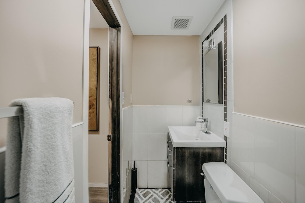 80mbr - Hot Tub - Wifi - BBQ - Wood Stove - Sleeps 7