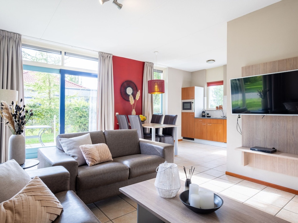 Detached House With Sauna and Whirlpool From Hoorn view 5