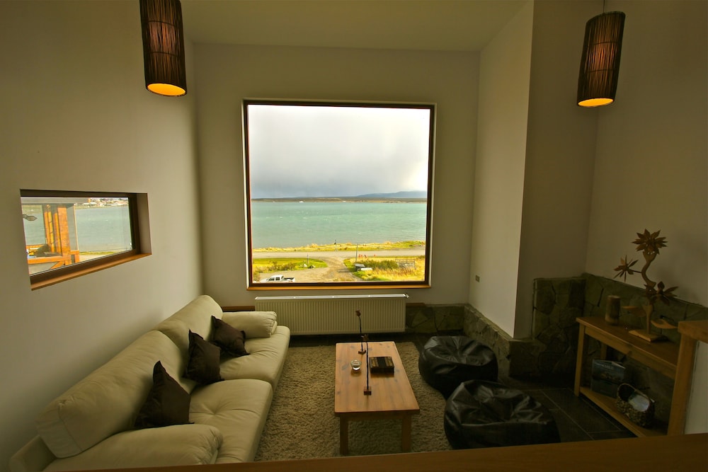 Weskar Patagonian Lodge