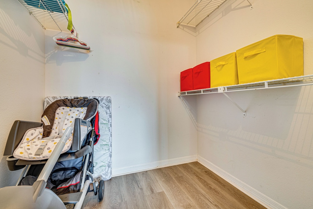 4 Mi to Wdw: Condo w/ Family-friendly Perks!