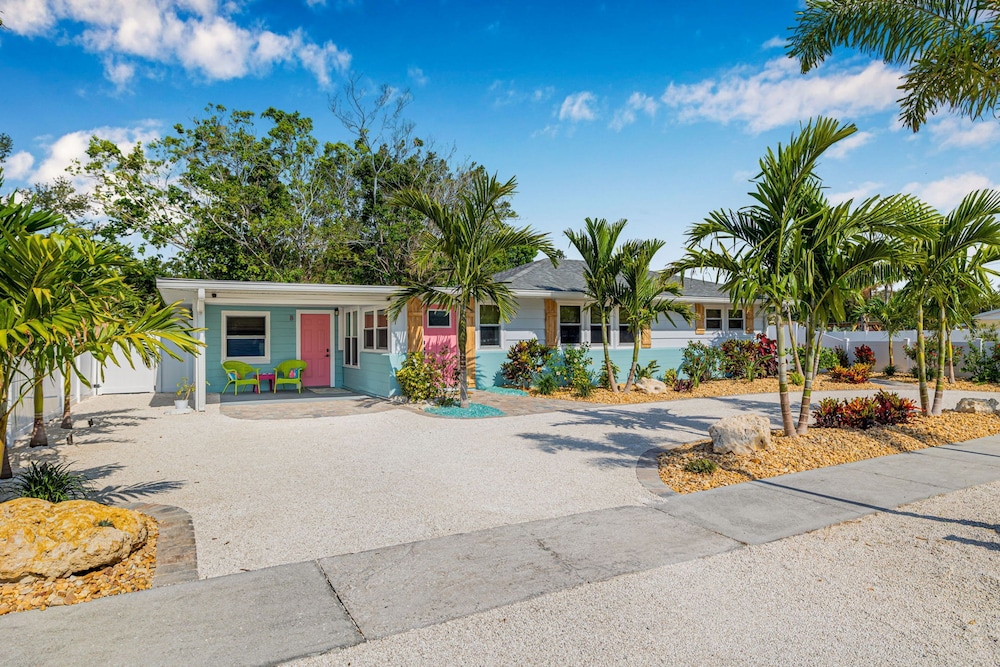 Coastal Sanctuary Near IMG and Beaches