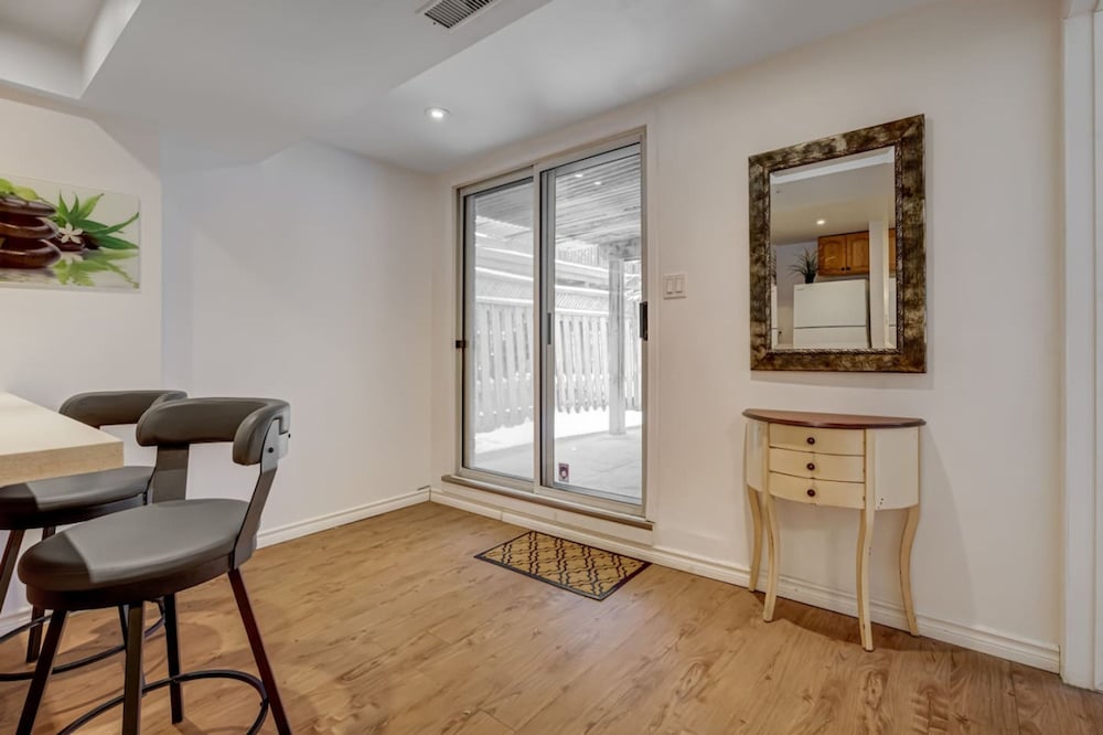 Comfortable Whitby 2 Bedroom Lower Suite