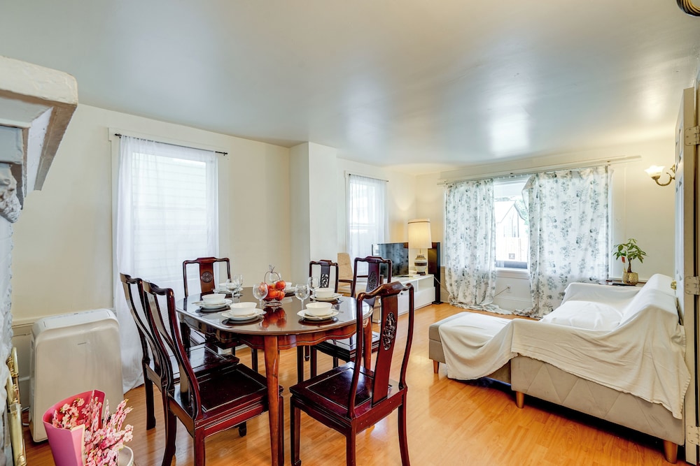 Oakland Group Retreat: Historic Home Near Downtown