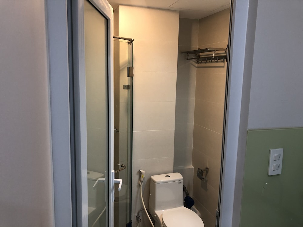 New Hampton Hospitality - Cornelia Hotel & Apartment
