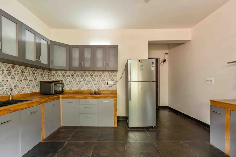 4BR w Pool in Morjim - Villa Corsa by Hireavilla