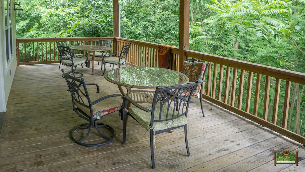 Candlewyck Cove Resort