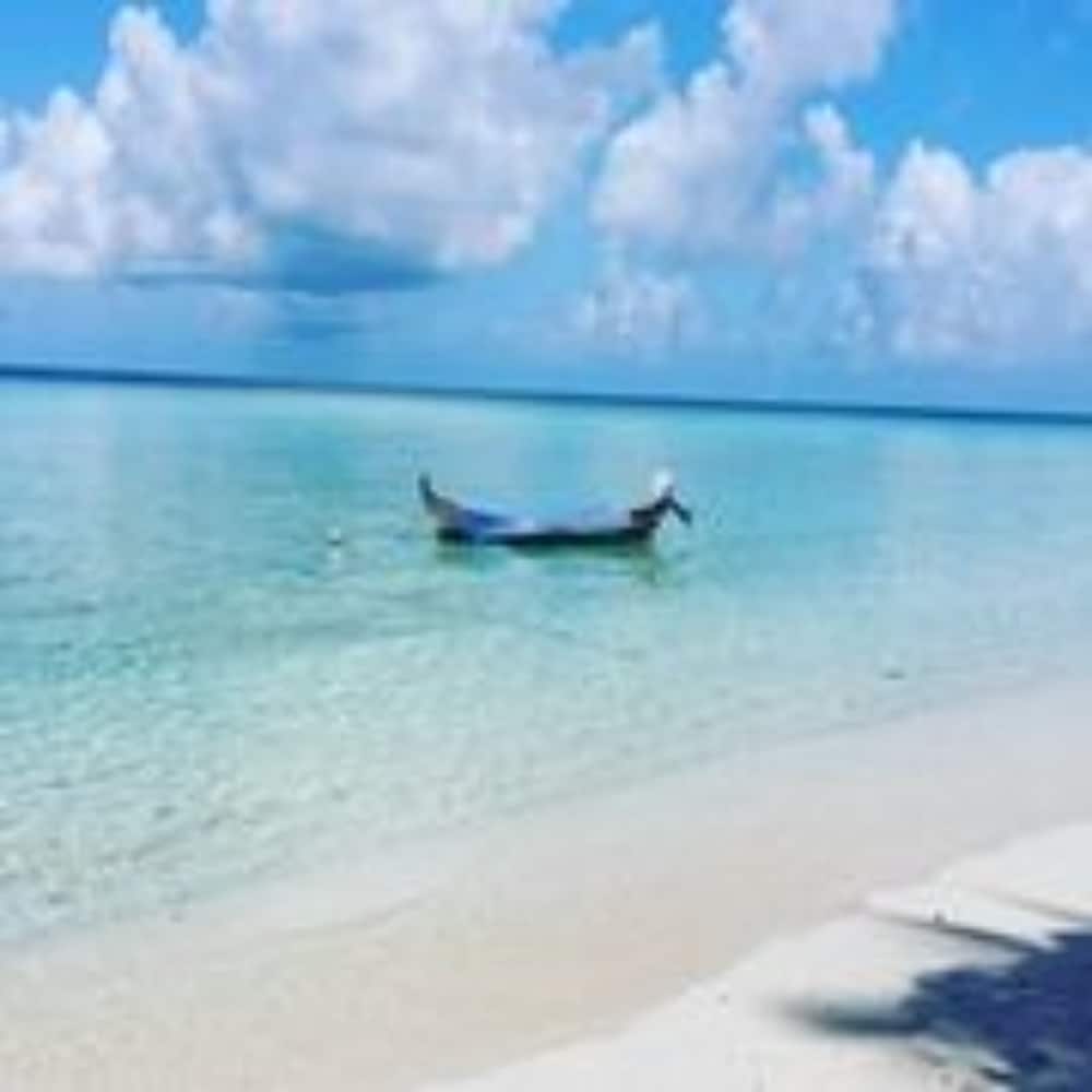Veli Thoddoo Inn