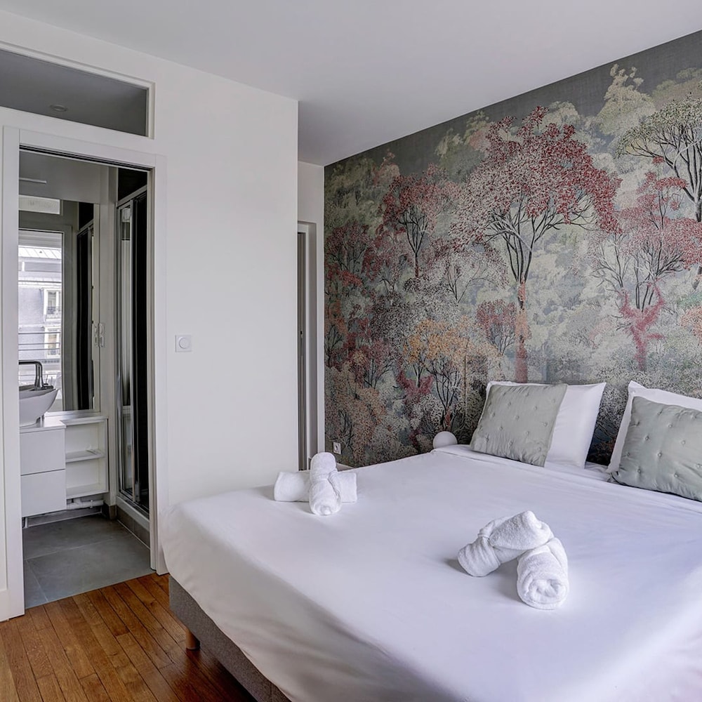 Bright Etoile Bright 2 bed Close to Eiffel Tower Arc the Triomphe et Champs Elysees
