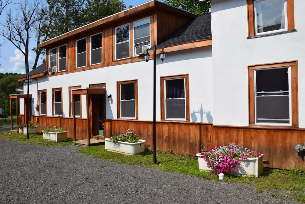 Townhouse Hotel - Property Image 6