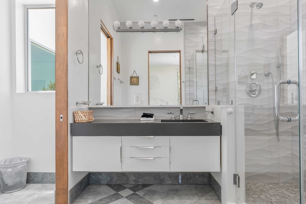 Luxe LA Escape w/ Pool, Views & Game Room Alta Vista Estate by Avantstay
