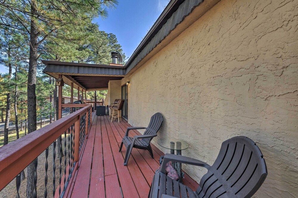All-season Alto Getaway w/ Fire Pit & Deck!
