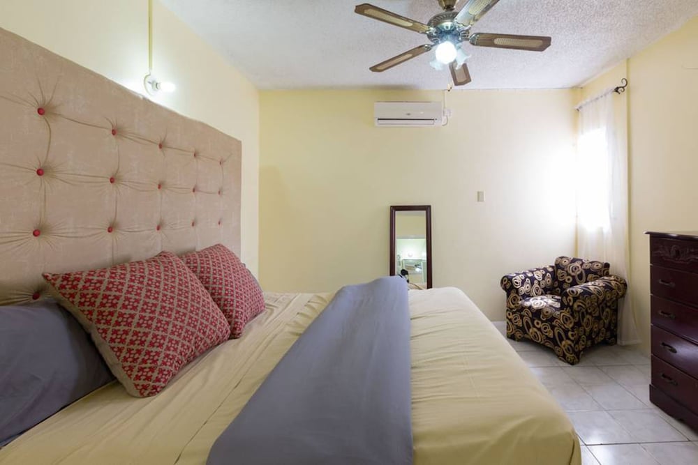 Kgn Most Centrally Located One Bdrm II view 5
