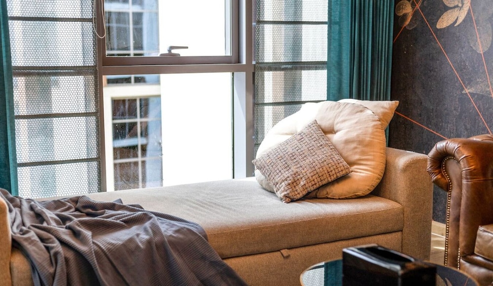 Manzil - Stylish 2BR nr Metro Station Al Jaddaf