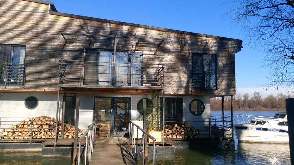 Photo 56