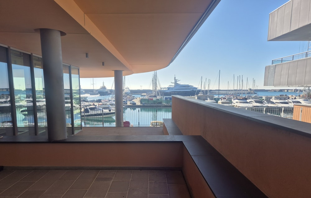 Genoa East Waterfront DeLuxe Flat