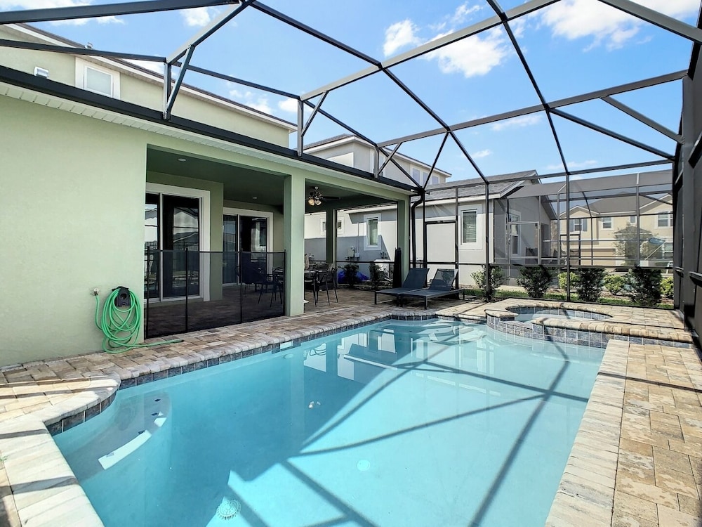 Fairytale Mansion 6BR Arcade & Pool