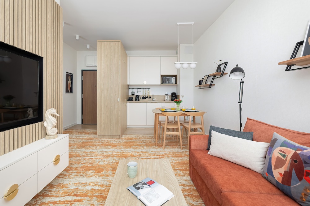 Bel Mare Apartment w/ Balcony by Renters