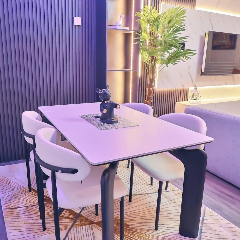 Purple Lavender Court Apartment