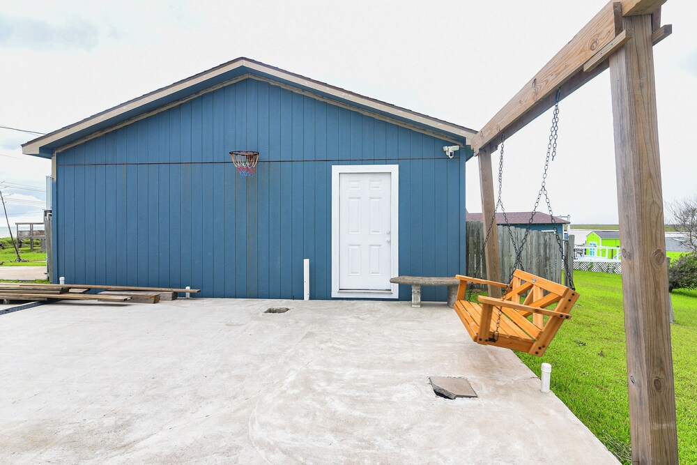 Seabreeze Retreat: Waterfront Home Near Sargent