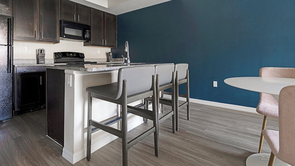 Landing Amazing 1bd, Game Room, Gym
