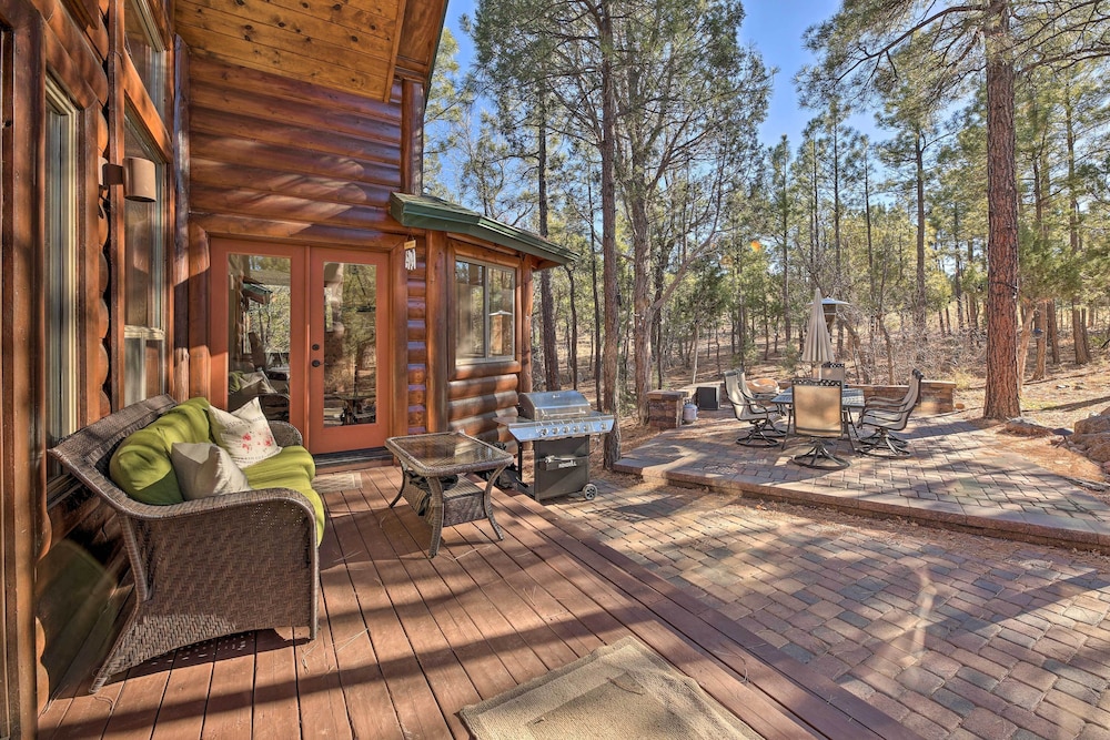 Family-friendly Show Low Cabin w/ Deck & Game Room view 4