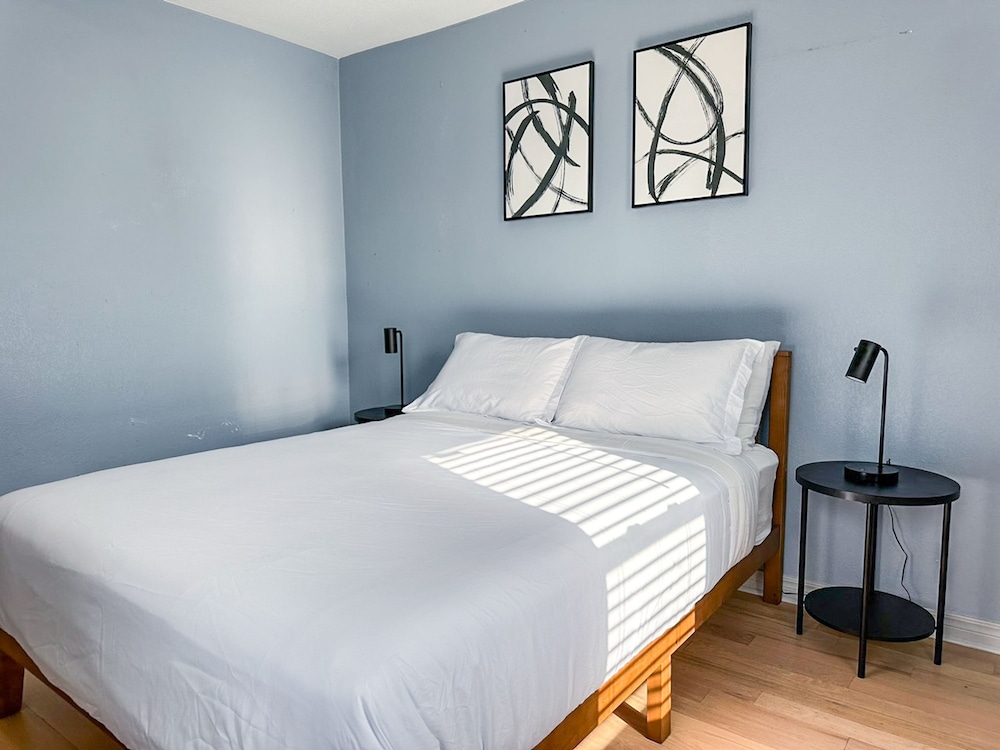 Affordable 2BR Getaway Near Plaza District Lilac1