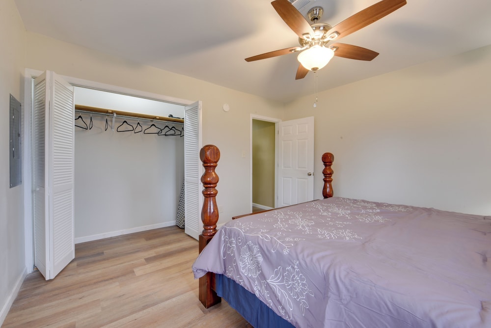 Walking Distance to Casino: Home in Westlake!