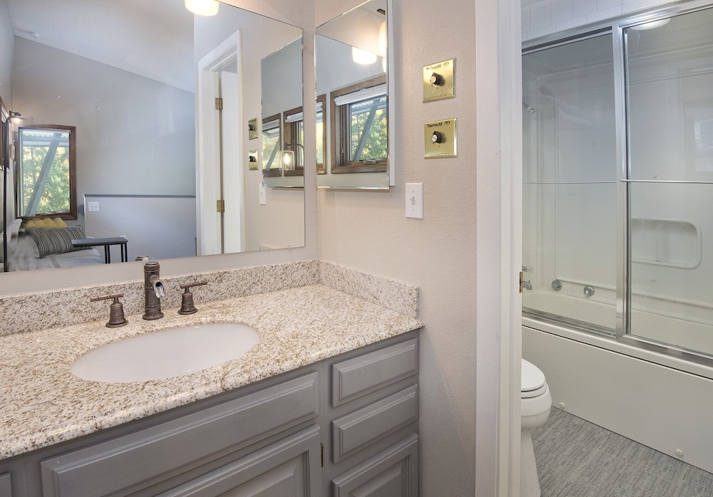 H1 Meadow Creek Condominiums 3 Bedroom Condo view 5