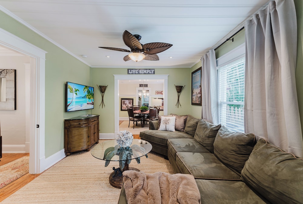Bahama Breeze Bungalow