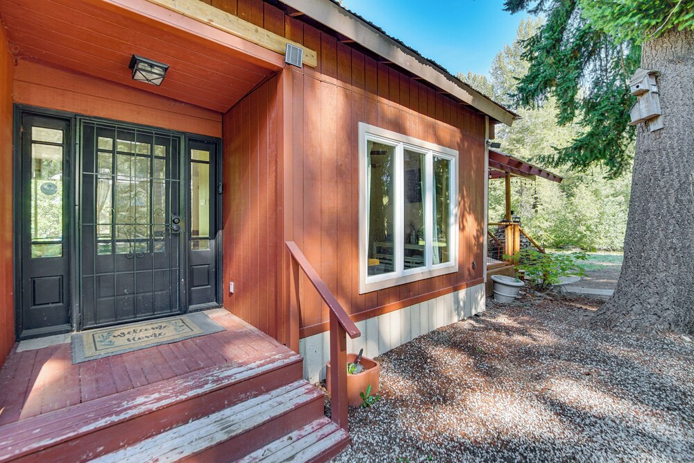 Secluded Riverfront Cabin Rental in Easton!