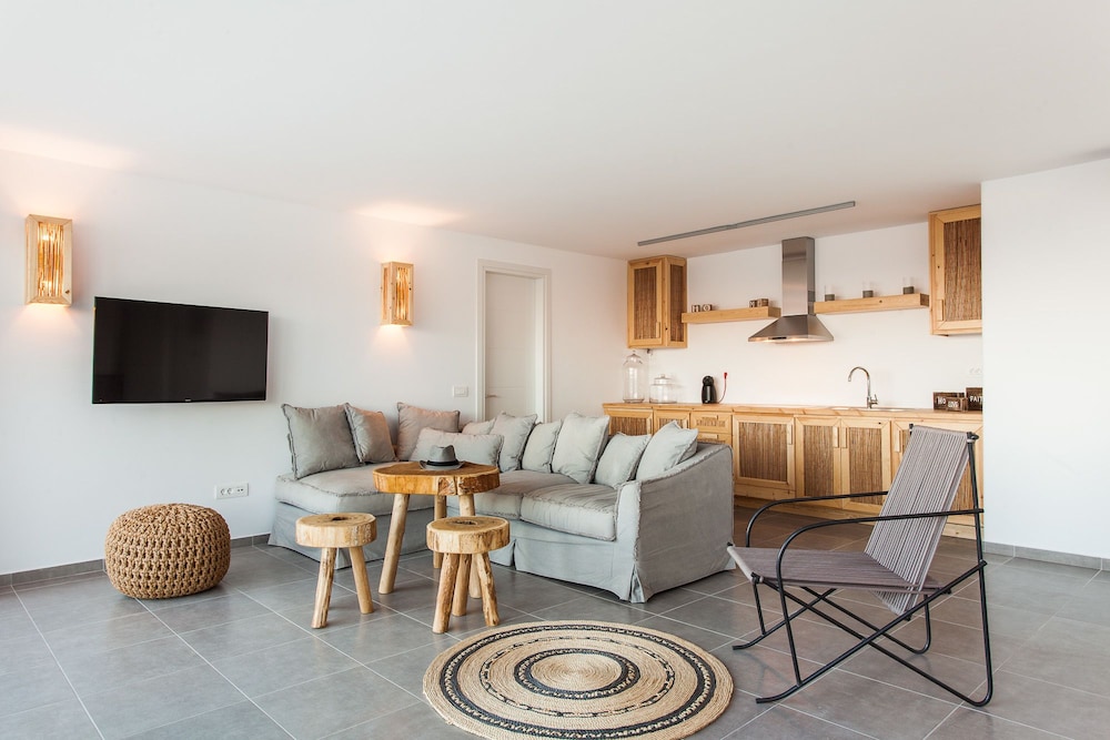 Myconian Platinum Villas