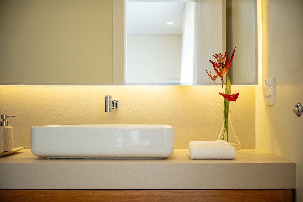 Angra - Mombaça | Mansão Espetacular Beira-Mar, 7 Suites - por Casapē Rio
