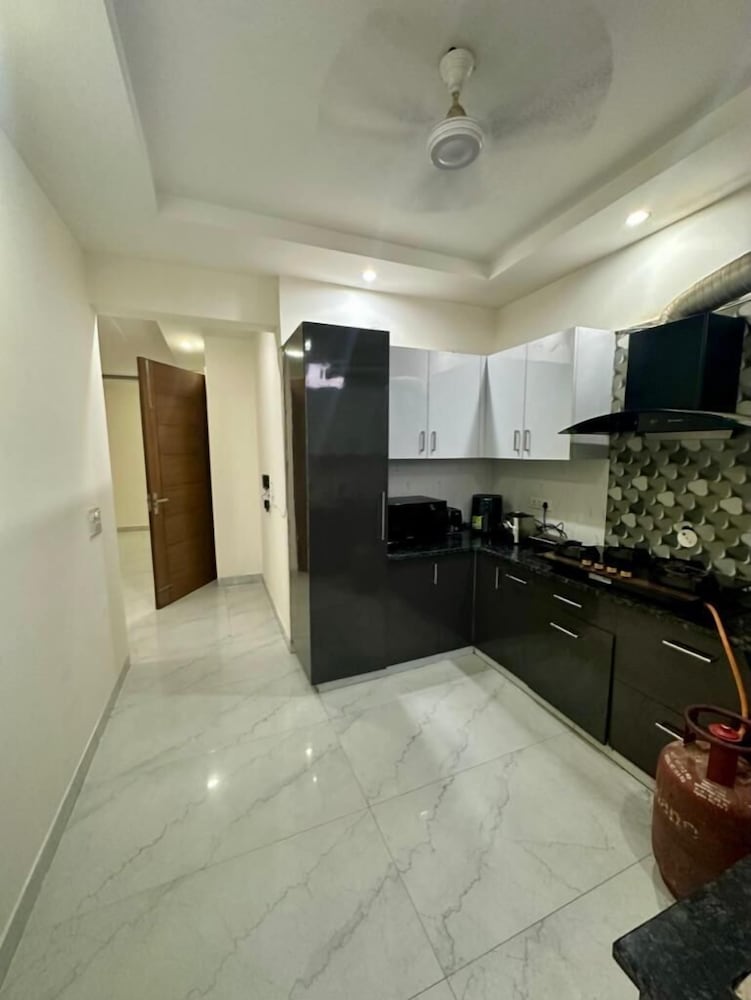 V Rooms