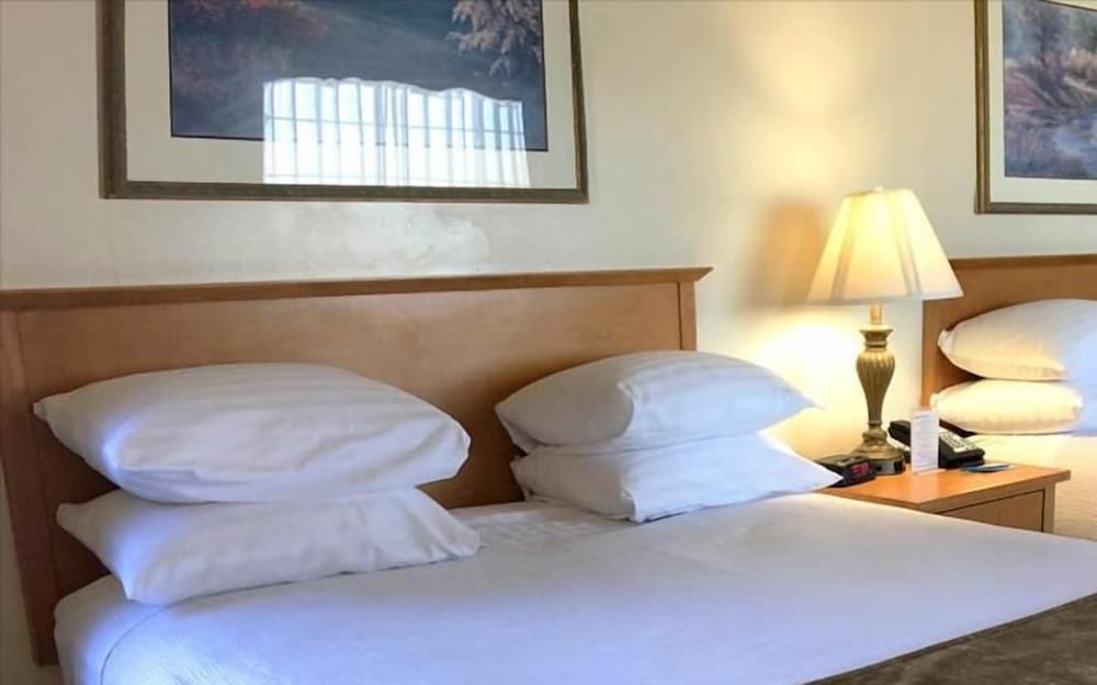 Trailside Inn