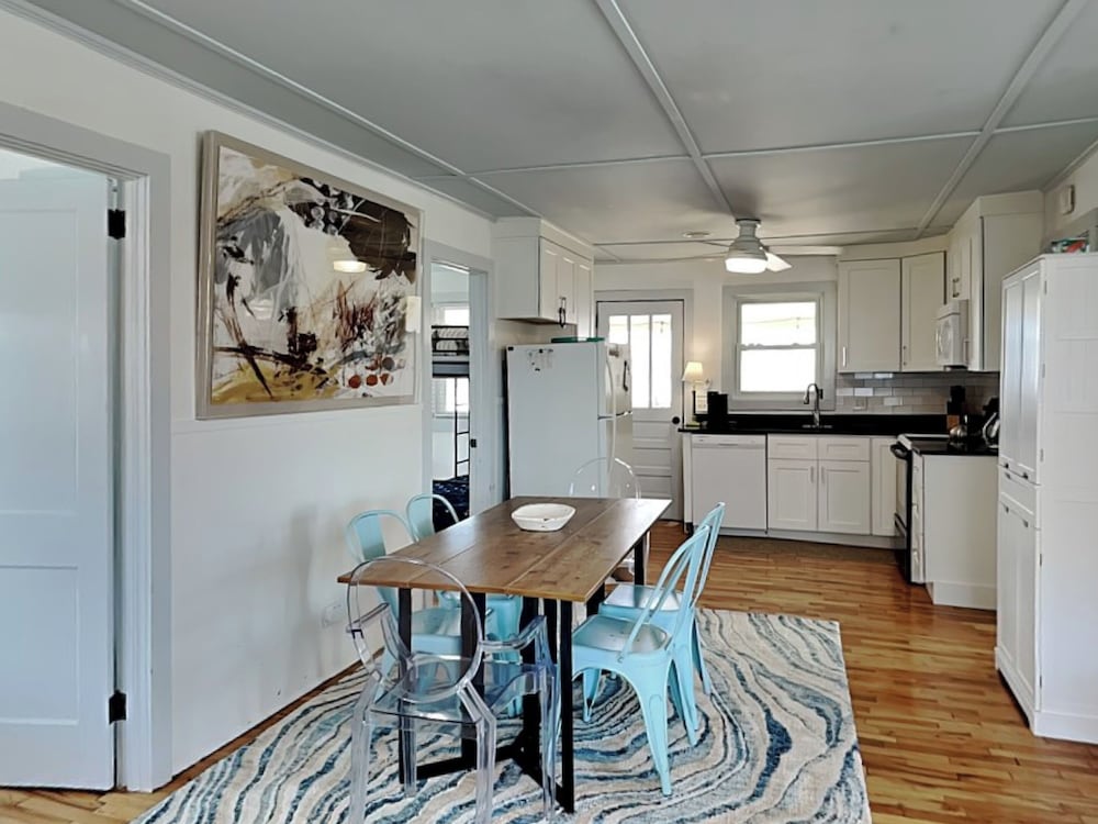 Mountains to Sea by Topsail Realty
