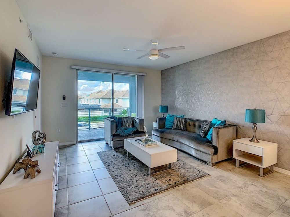 205 Luxury Condo Storey Lake Disney