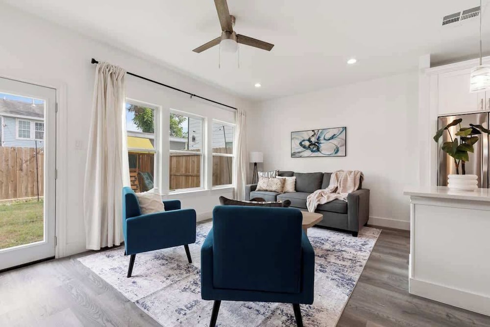 Modern 3BR Family Retreat in Downtown Houston