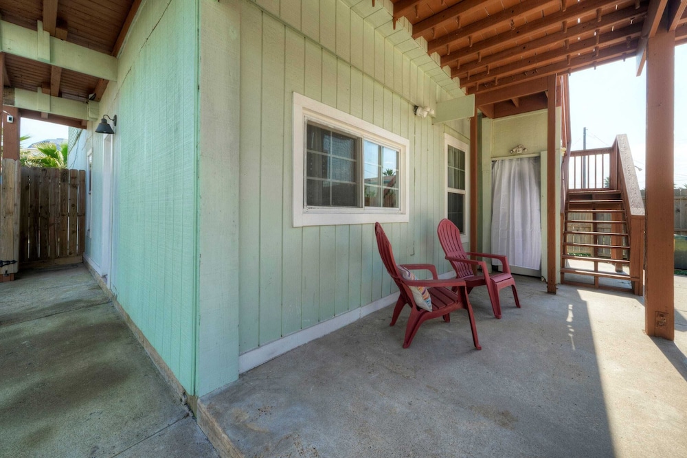 Golf Cart Zone Walk or Ride to Beach Patio BBQ Salty Sunshine A