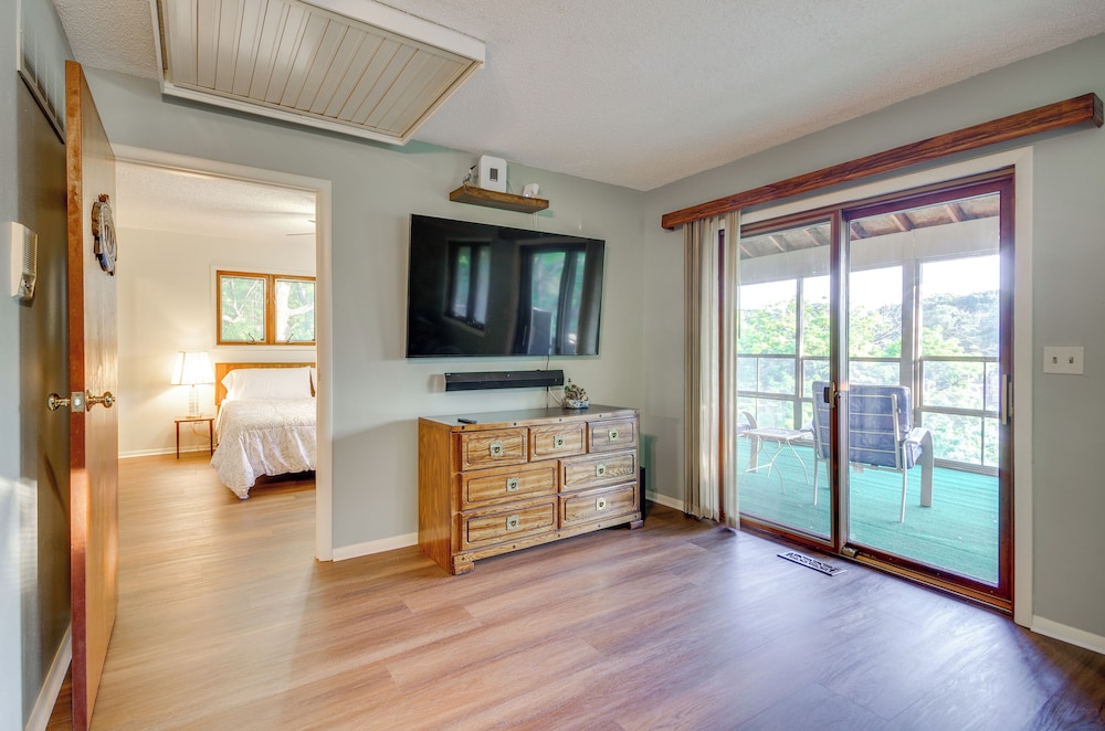Dock & Prime Location: Lakefront Osage Beach Home