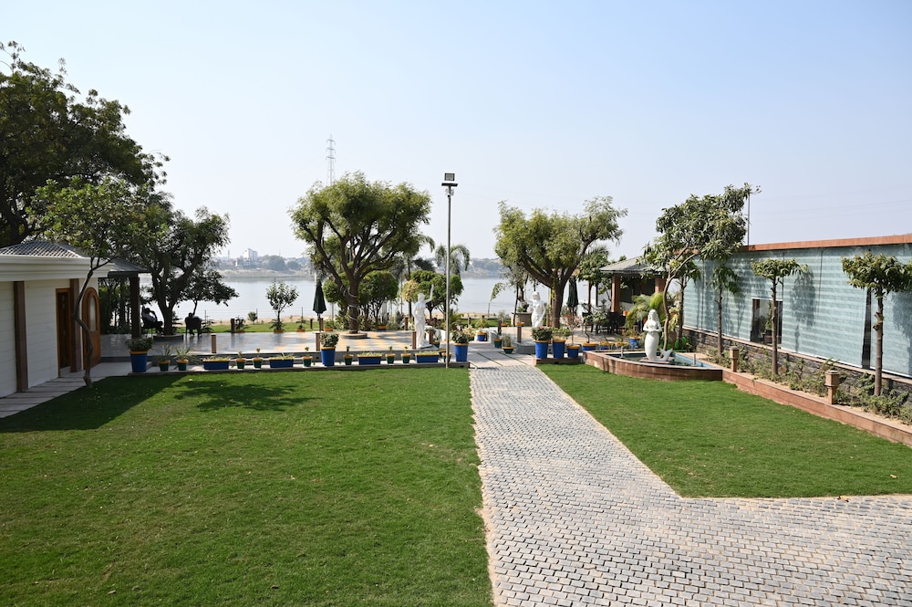 Dharm Resort