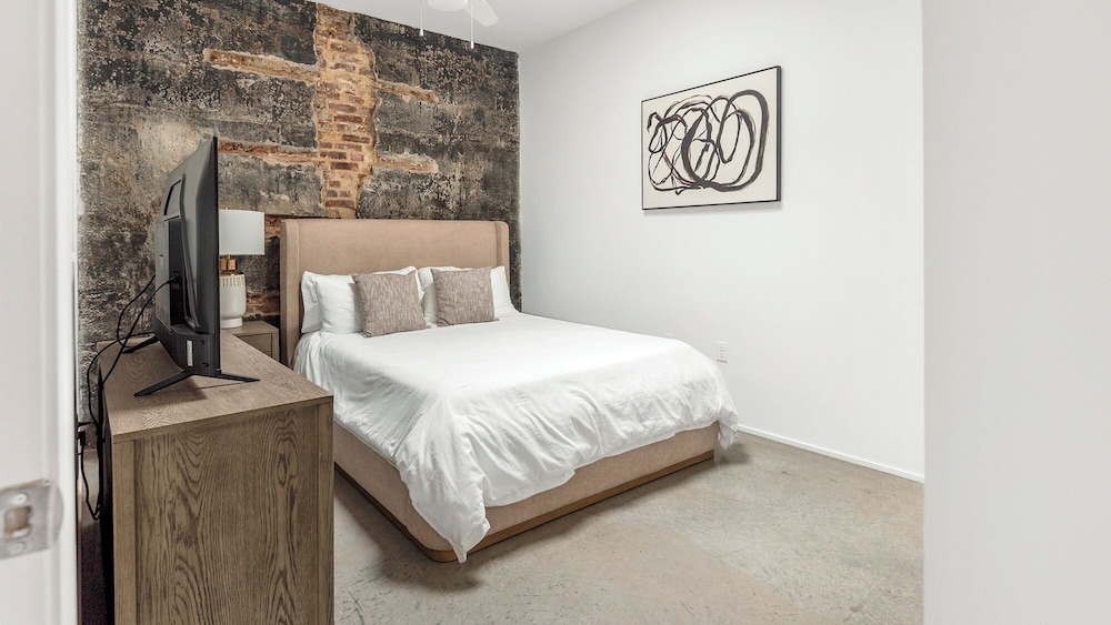  Landing Furnished Apartments Downtown Memphis
