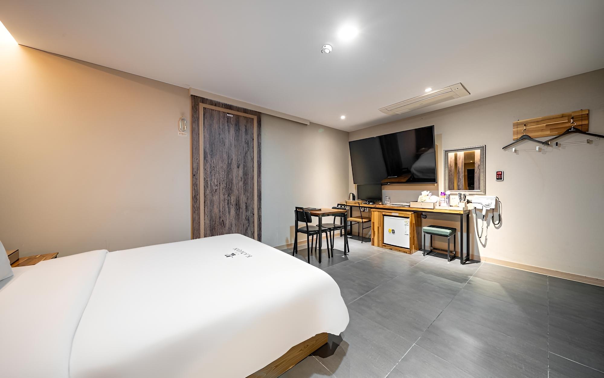 Seocheon Hotel Kamon