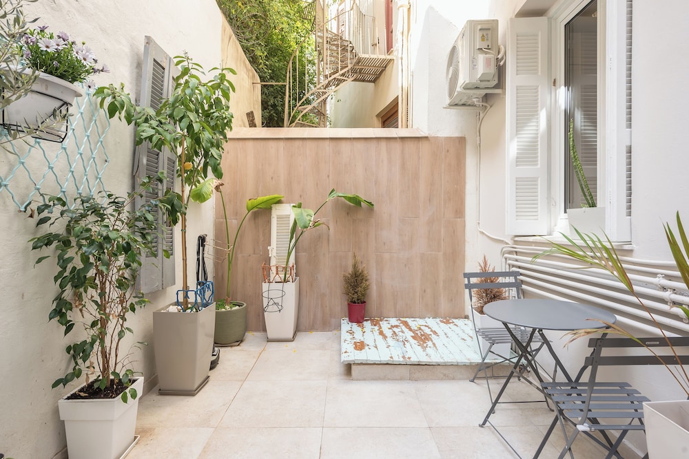 Stunning Design 1BR Secret Garden