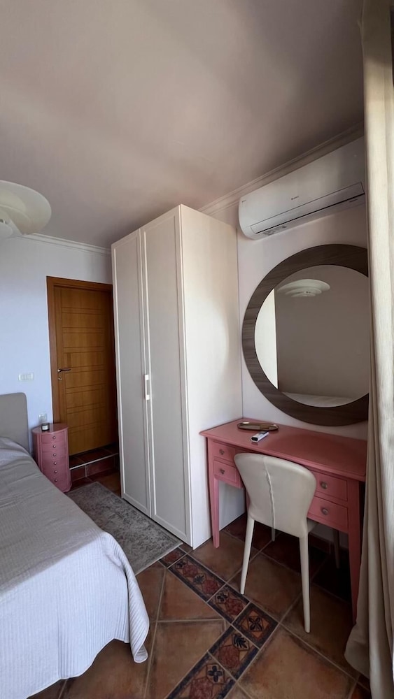 Beachfront Four bedroom Apartment
