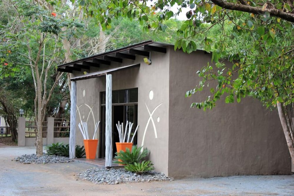 Emdoneni Lodge