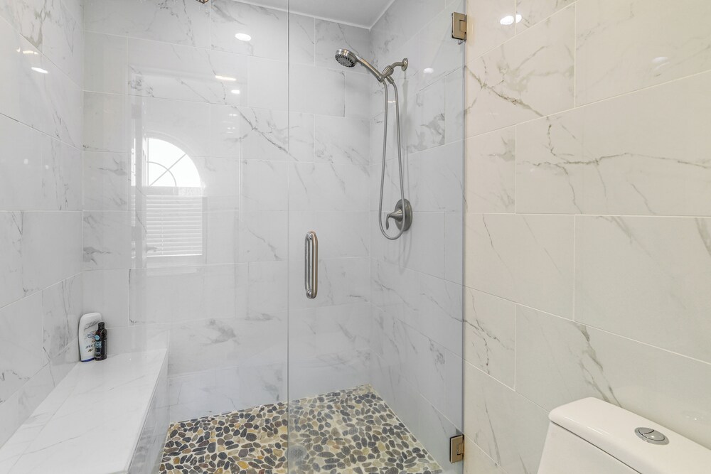 Hot Tub & Decks: North Topsail Beach Home
