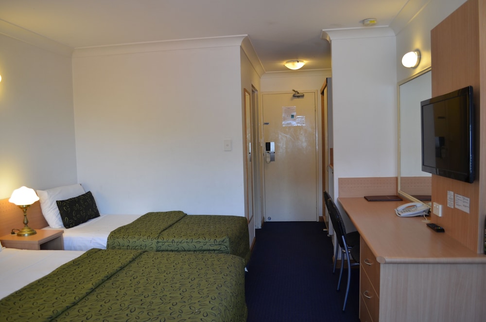 Airport Motel