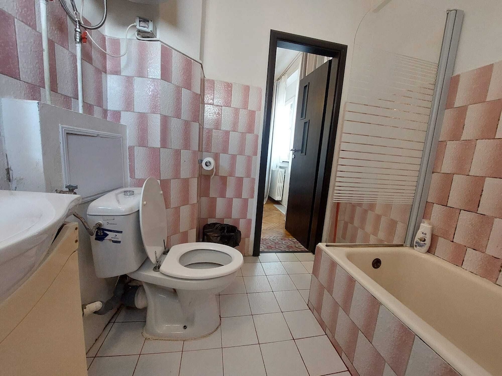 amzei square Apt
