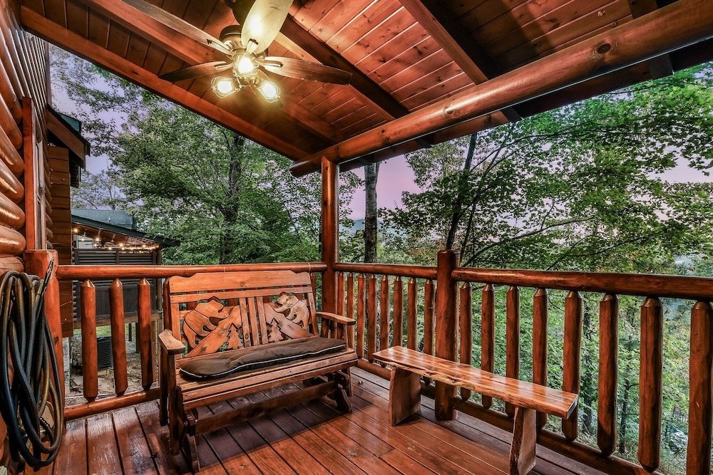 The Smoky Pines 2 Bedroom Cabin