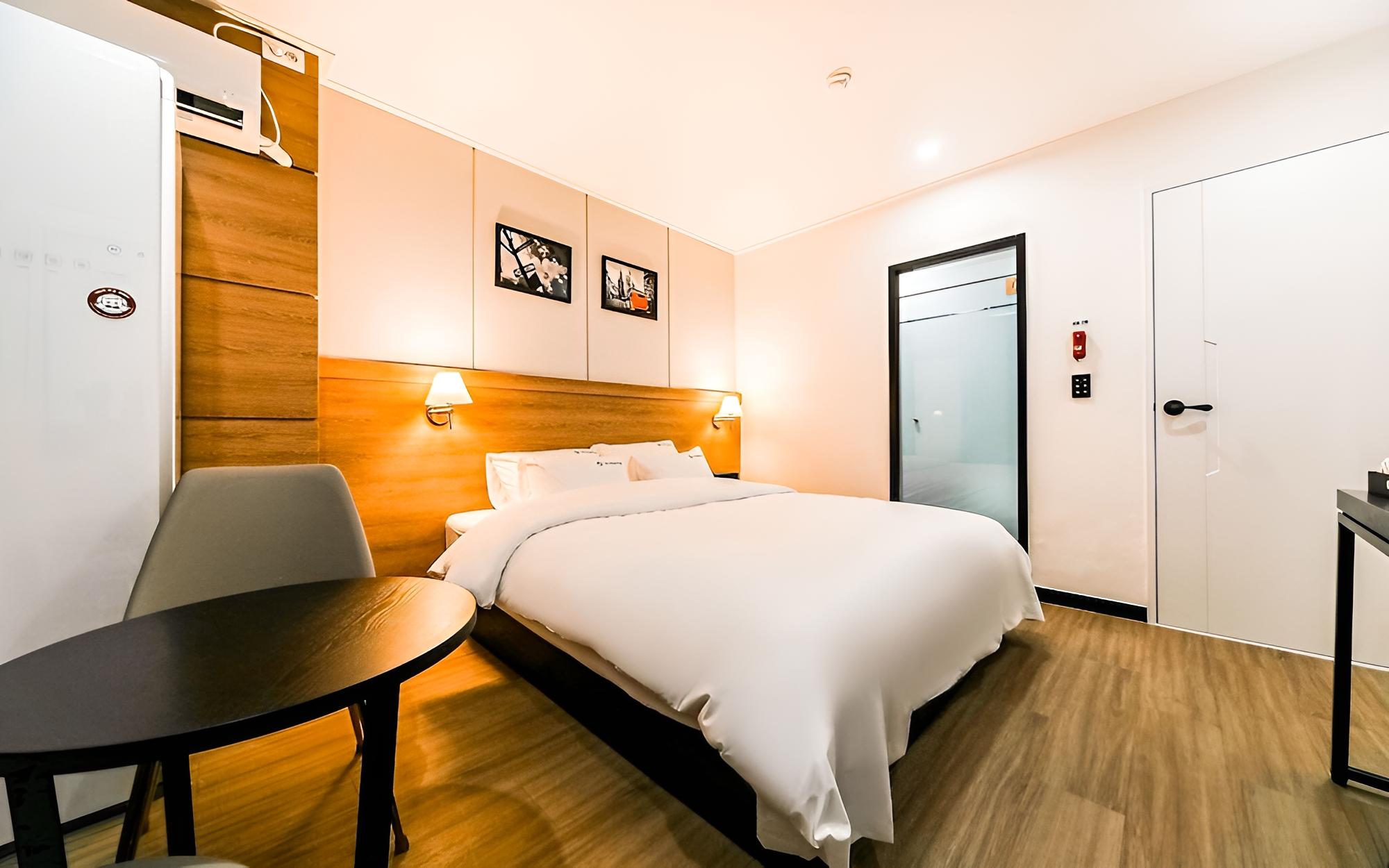 Changwon Myeongseodong Hotel Andante view 3